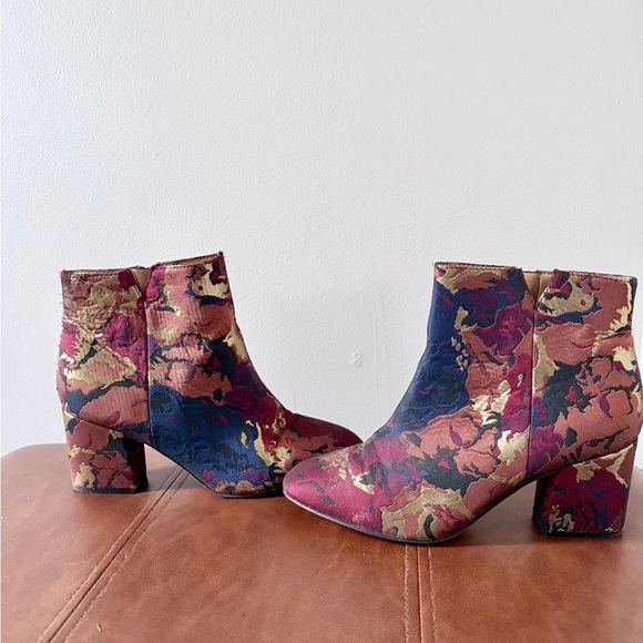 Franco Sarto Olympia Ankle Boots - Picture 3 of 7